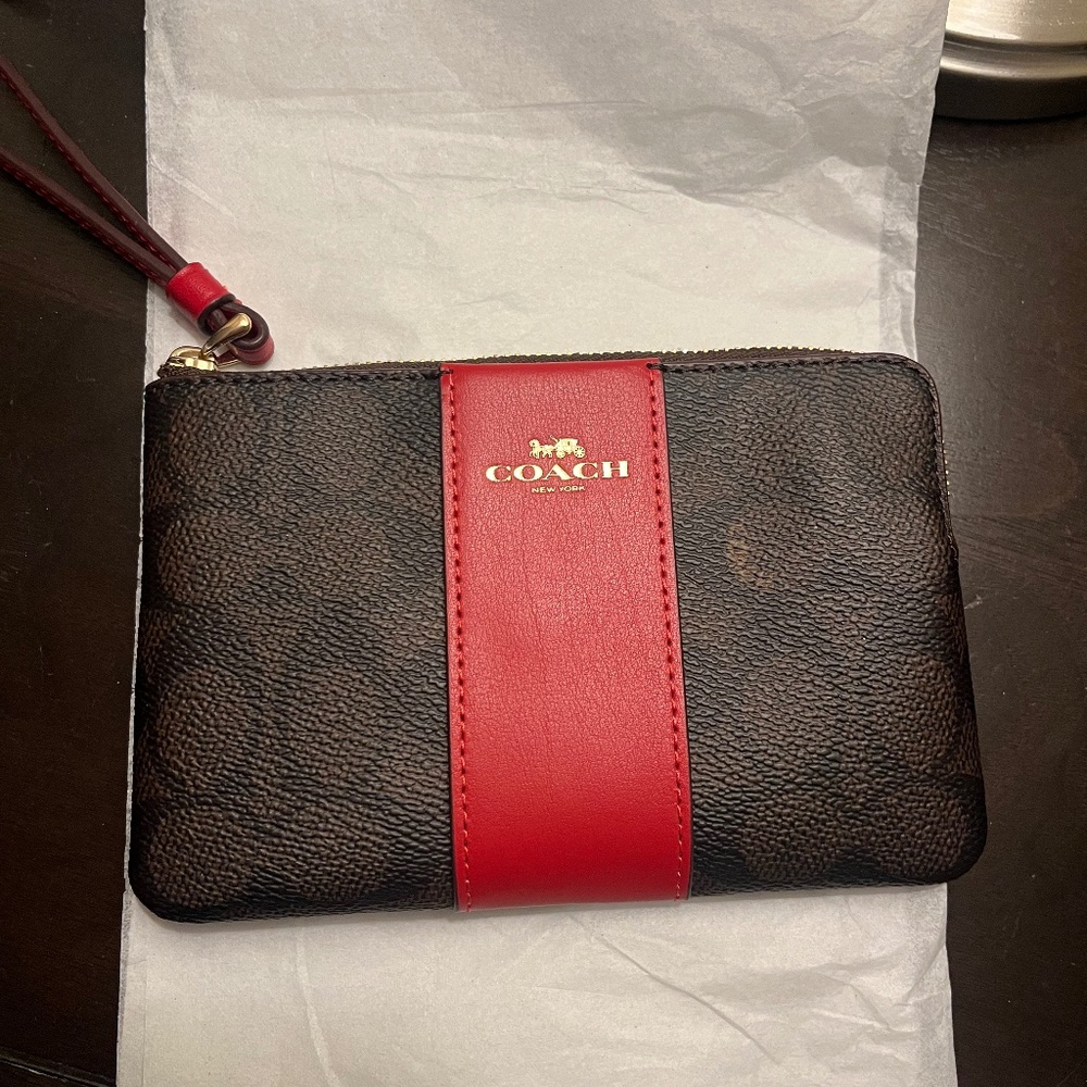 NWT Coach wristlet signature canvas